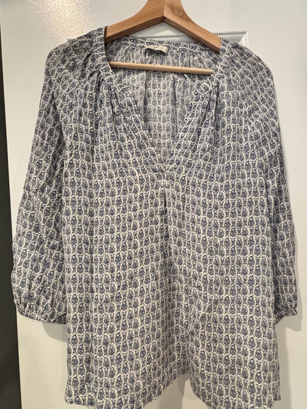 Joie Blue Floral Silk Boho 100% silk women’s Peasant Top Shirt blouse Large